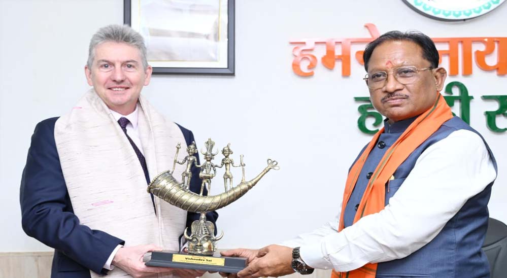 मुख्यमंत्री विष्णु देव साय से आस्ट्रेलिया के महावाणिज्य दूत बर्नार्ड लिंच ने की सौजन्य मुलाकात