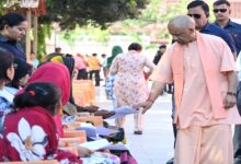 जनता दर्शन: गोरखनाथ मंदिर में 200 लोगों से मुलाकात कर उनकी समस्याएं सुनीं मुख्यमंत्री योगी आदित्यनाथ ने