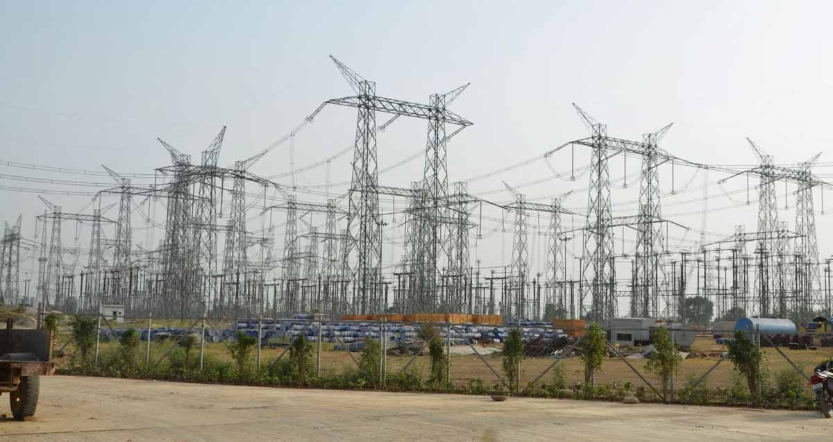 लखनऊ में बिजली संकट,लखनऊ में 20 घंटे तक अंधेरा, भीषण गर्मी में जनता परेशान