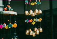 वास्तुशास्त्र के अनुसार घर में विंड चाइम लगाने के सही तरीके और दिशा