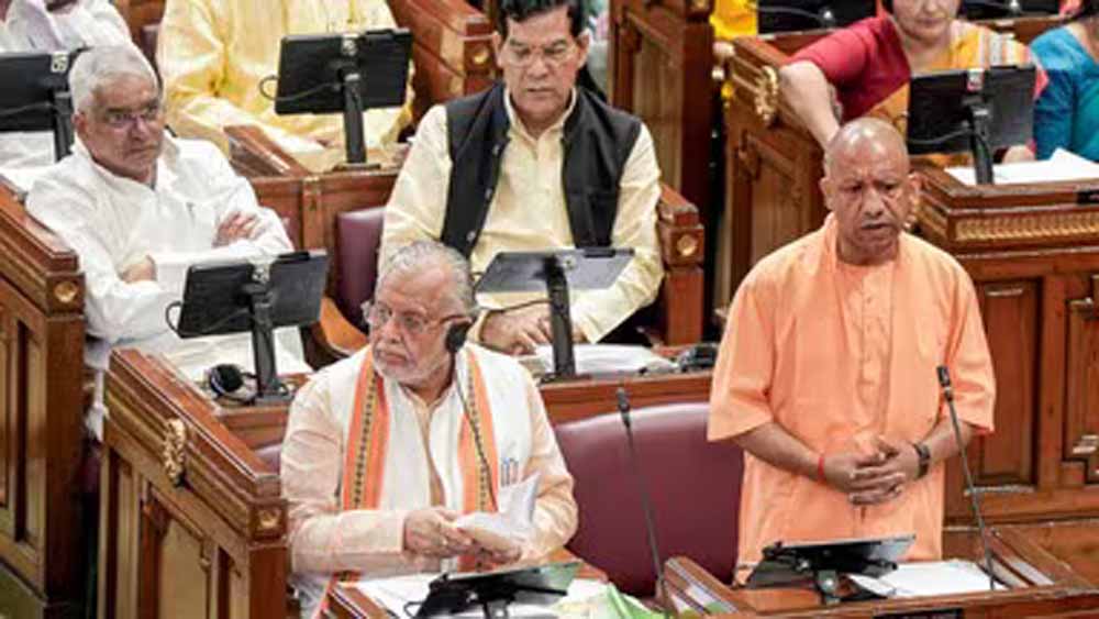 योगी आदित्यनाथ का सपा पर हमला, मायावती कांड से लेकर महिला योजनाओं तक घेरा