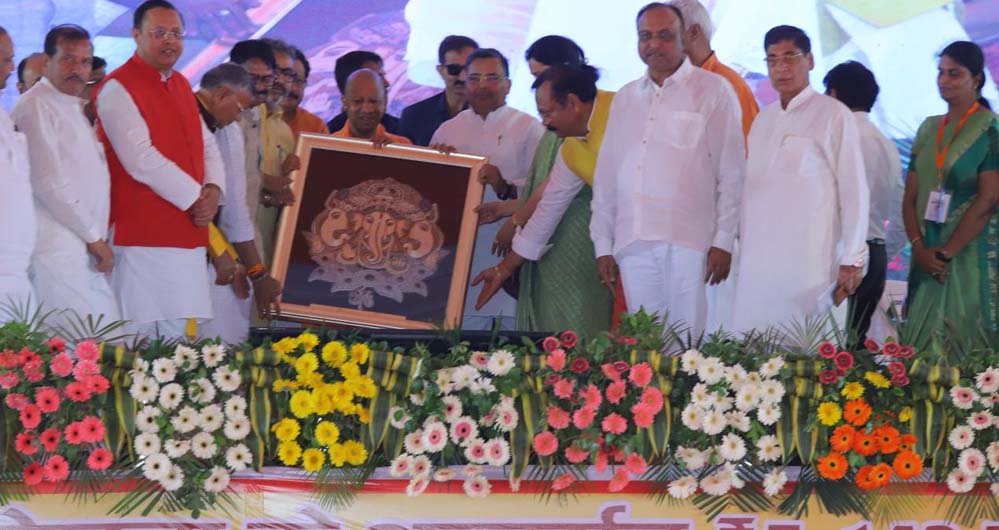 मुख्यमंत्री योगी आदित्यनाथ ने किया 6466.37 करोड़ रुपये की 325 विकास परियोजनाओं का लोकार्पण व शिलान्यास