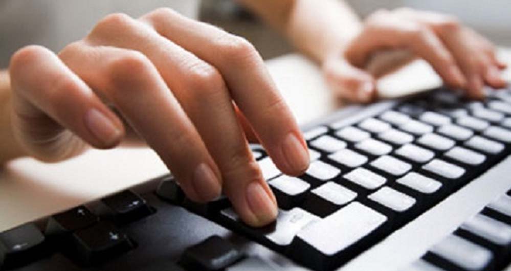 कानपुर में तीन बाबुओं का डिमोशन: एक मिनट में 25 शब्द नहीं टाइप कर पाए, बने चपरासी