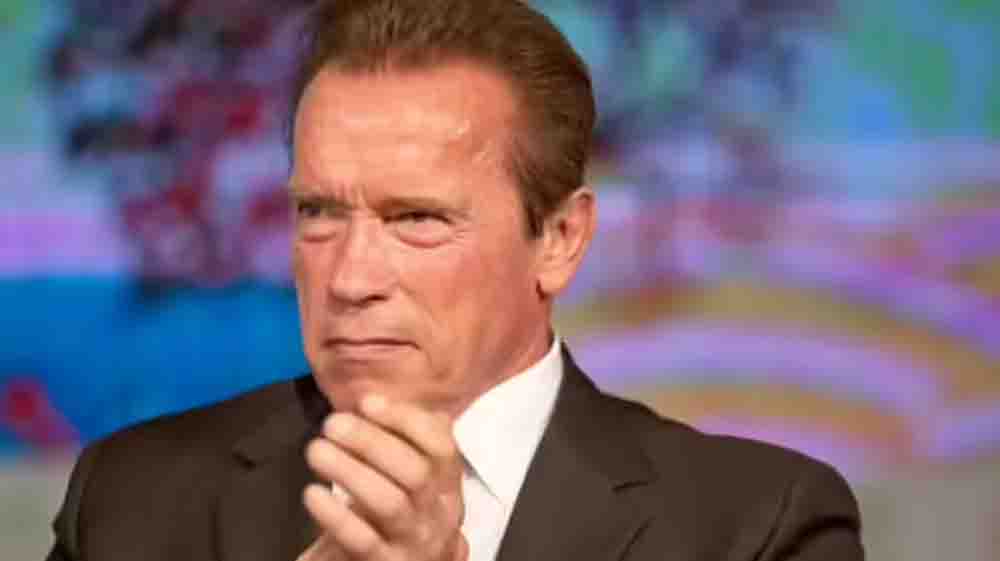 अर्नोल्ड श्वार्ज़नेगर को अल्स्टर यूनिवर्सिटी ने मानद डॉक्टरेट से किया सम्मानित और 60 साल पुराने उस शहर के किस्से ने भावुक किया