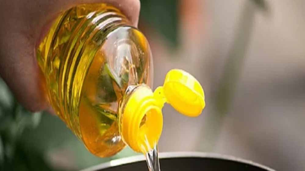 उत्तर प्रदेश में मिलावटी खाद्य तेलों पर बड़ी कार्रवाई, 14 फर्मों पर लगा प्रतिबंध