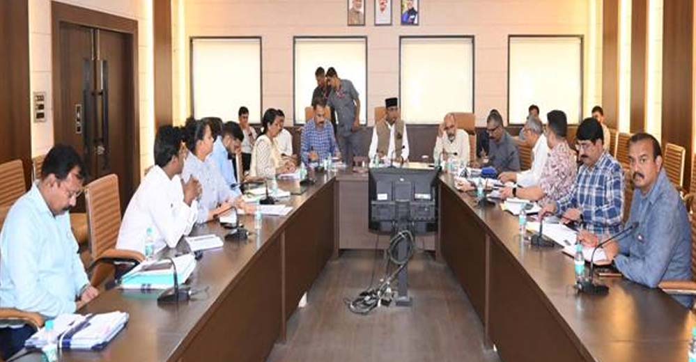 मंत्री विश्वास सारंग ने ली खेल एवं युवा कल्याण विभाग की समीक्षा बैठक मंत्री विश्वास सारंग ने ली खेल एवं युवा कल्याण विभाग की समीक्षा बैठक