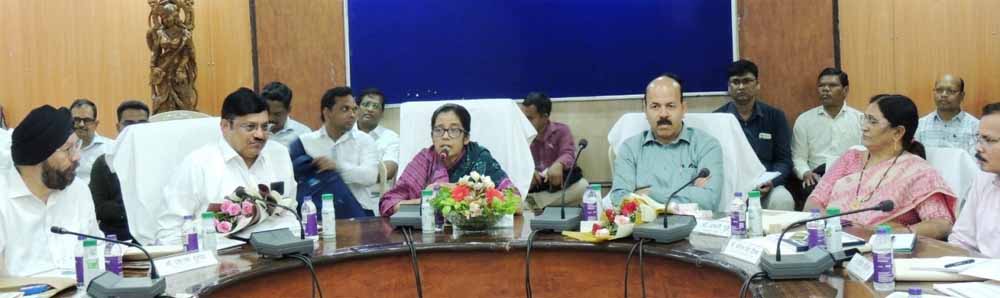 हरित खाद, नीली-हरी शैवाल और जैव उर्वरकों पर जोर दिया कृषि उत्पादन आयुक्त शहला निगार ने हरित खाद, नीली-हरी शैवाल और जैव उर्वरकों पर जोर दिया कृषि उत्पादन आयुक्त शहला निगार ने