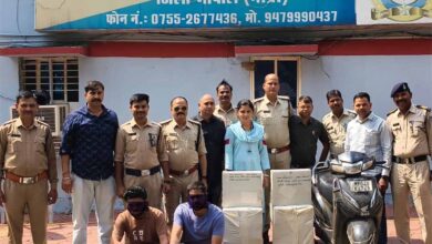 थाना अयोध्यानगर पुलिस ने 02 शराब  तस्करो को 10 पेटी  अग्रेजी शराब के साथ  किया गिरफ्तार, रायसेन, विदिशा जिले से लाकर कर रहे थे भोपाल में शराब तस्करी।