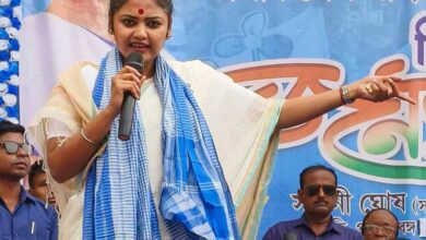 चुनावी मंच पर सायोनी घोष का अलग अंदाज़, संस्कृत मंत्र से लेकर कलमा तक का जिक्र