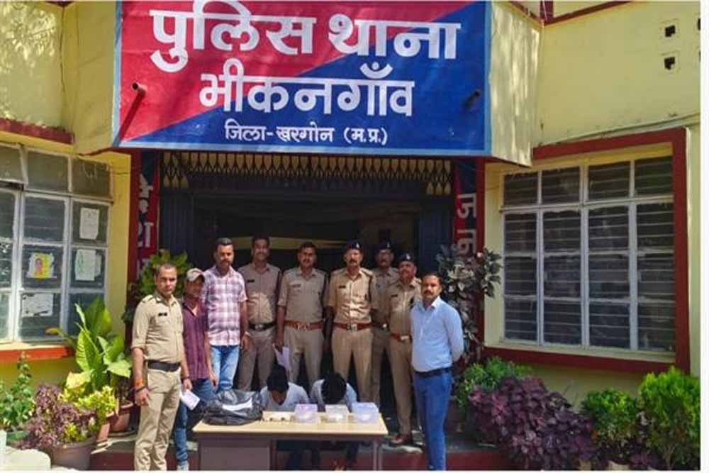 मध्यप्रदेश पुलिस की अवैध हथियारों की तस्करी के विरूद्ध सख्त कार्रवाई विगत तीन सप्ताह में 52 अवैध हथियार जब्त मध्यप्रदेश पुलिस की अवैध हथियारों की तस्करी के विरूद्ध सख्त कार्रवाई विगत तीन सप्ताह में 52 अवैध हथियार जब्त