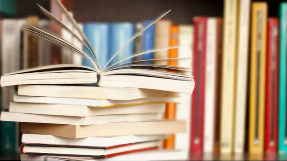 निजी स्कूलों की मनमानी खत्म: SCERT की मुफ्त किताबें देने का आदेश