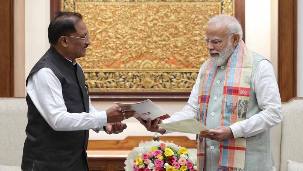 दिल्ली दौरे से लौटे सीएम साय, नक्सलवाद खत्म करने की पहल पर PM का जताया आभार