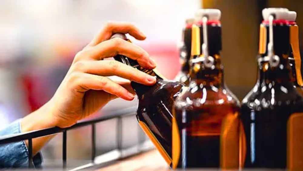 राजनांदगांव में शराब बिक्री से रिकॉर्ड कमाई: 360 करोड़ का राजस्व, 7 नई दुकानों की तैयारी राजनांदगांव में शराब बिक्री से रिकॉर्ड कमाई: 360 करोड़ का राजस्व, 7 नई दुकानों की तैयारी