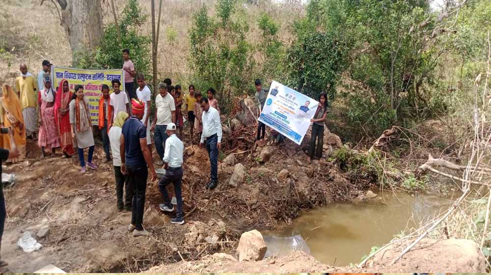 लाल नाटक के बाद जागरूकता का संदेश: मंचों से गूंजा वन संरक्षण और जल बचाने का आह्वान