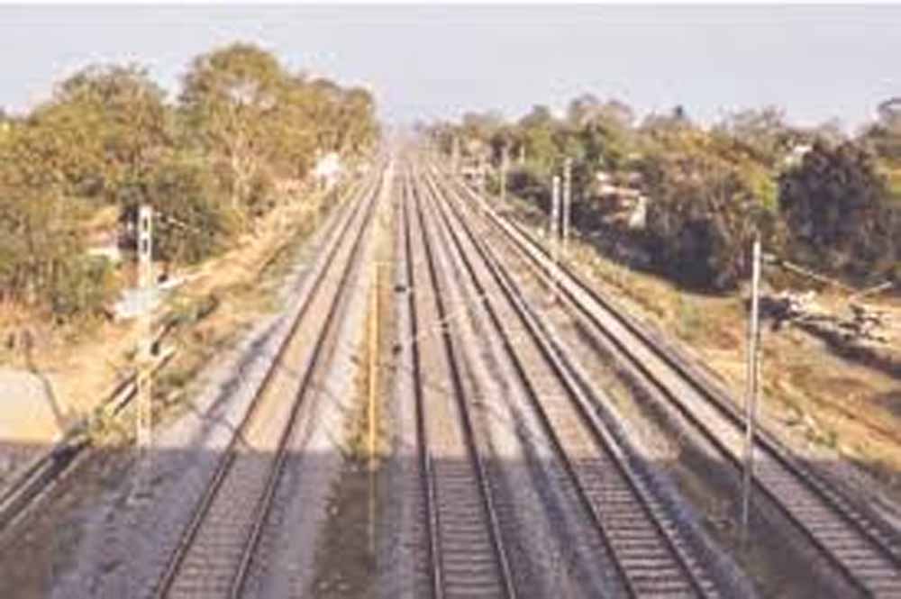 राजनांदगांव–नागपुर रेल लाइन चौथी पटरियों के साथ, माल ढुलाई होगी आसान राजनांदगांव–नागपुर रेल लाइन चौथी पटरियों के साथ, माल ढुलाई होगी आसान