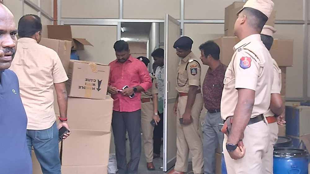 नकली दवाओं के अवैध कारोबार पर बड़ा एक्शन: खाद्य एवं औषधि विभाग की छापेमारी, आरोपी गिरफ्तार