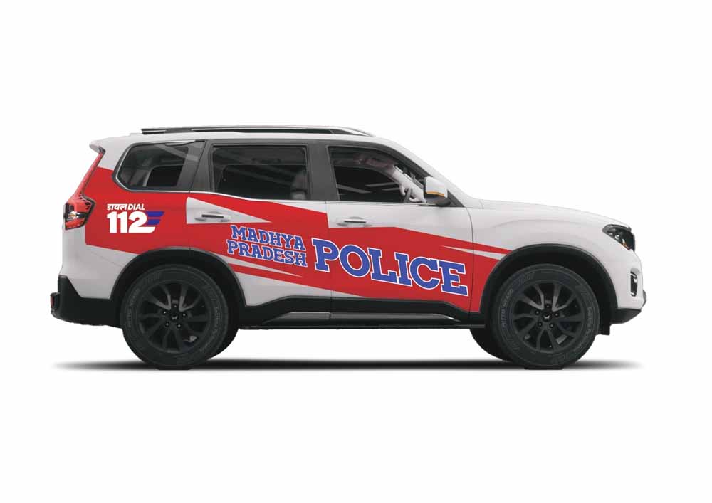 खंडवा के डायल-112 हीरोज ट्रेन से गिरकर घायल हुए व्यक्ति को त्वरित सहायता से पहुँचाया अस्पताल