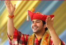 बागेश्वर बाबा का लेंसकार्ट पर बयान: नक्कटा, तू अपनी कंपनी लाहौर में खोल ले, बेटा गड़बड़ हो गए हो तुम