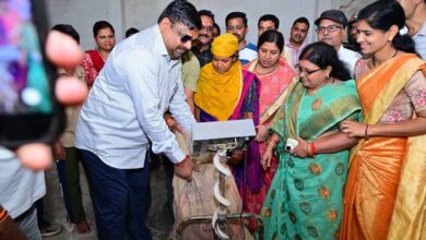 मंत्री गजेन्द्र यादव ने उचित मूल्य दुकान का किया औचक निरीक्षण