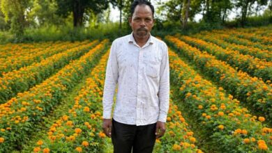 फूलों की खुशबू से महकी किस्मत ईश्वरचरण पैकरा का