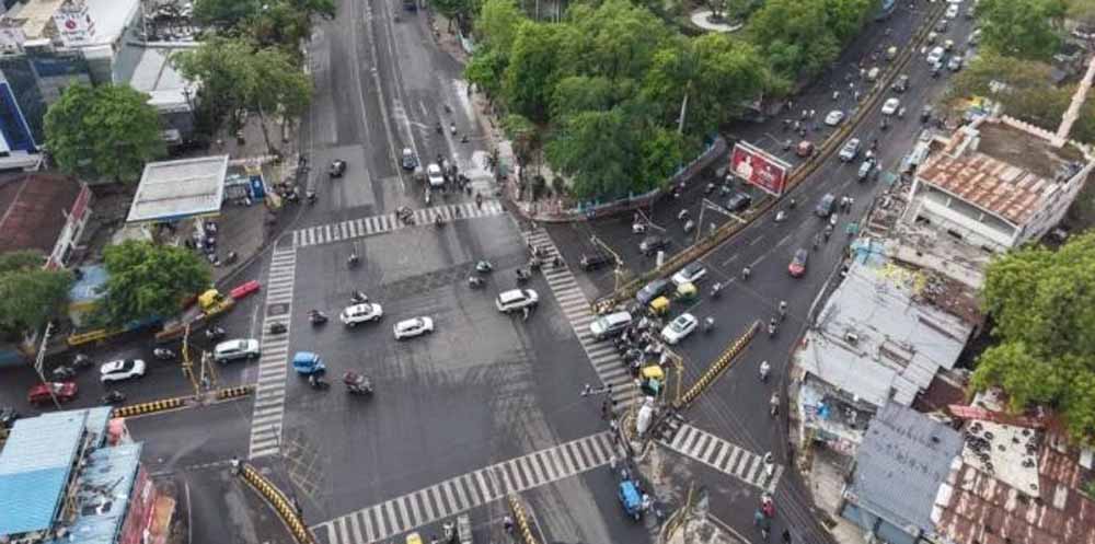 इंदौर ट्रैफिक पुलिस का ‘तीसरा नेत्र’, ड्रोन से चौराहों पर निगरानी, 2430 चालान