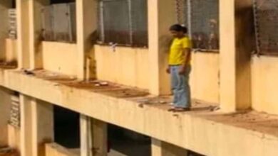 छिंदवाड़ा में अस्पताल में हाई वोल्टेज ड्रामा, भर्ती महिला पांचवीं मंजिल की छत पर चढ़ी