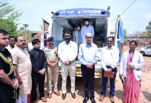 राज्यपाल रमेन डेका ने बेहराखार में पीएम जनमन अंतर्गत संचालित मोबाइल मेडिकल यूनिट का किया अवलोकन राज्यपाल रमेन डेका ने बेहराखार में पीएम जनमन अंतर्गत संचालित मोबाइल मेडिकल यूनिट का किया अवलोकन