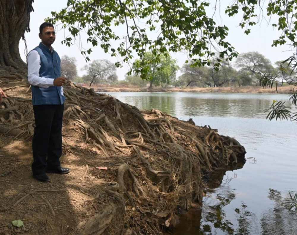 जिला प्रशासन की अनूठी पहल, नहरों के पानी से लबालब हुए 450 तालाब