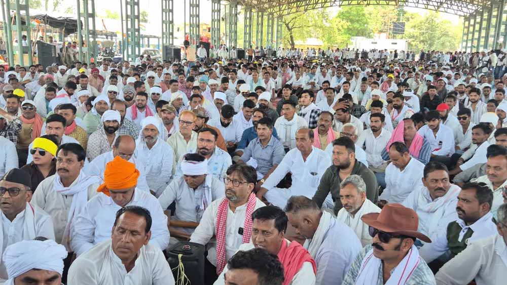 हरदा में 10 हजार किसानों का ट्रैक्टर मार्च, MSP कानून की मांग पर अमेरिकी राष्ट्रपति के नाम ज्ञापन