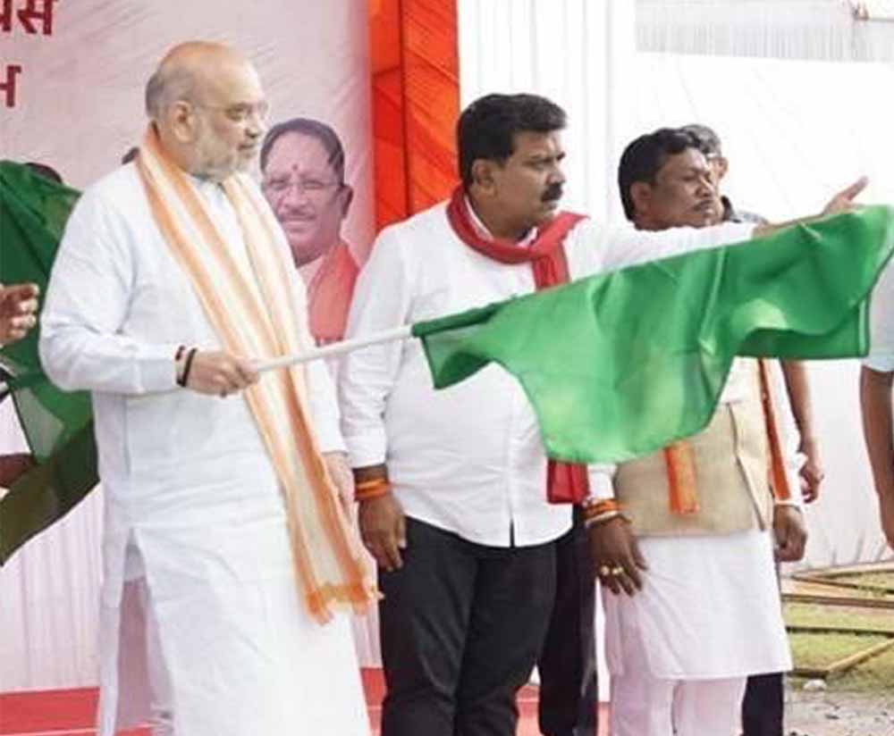 जहां गूंजती थीं गोलियां, वहां अब सुनाई देती है बस की हॉर्न—ककनार घाटी बदली तस्वीर