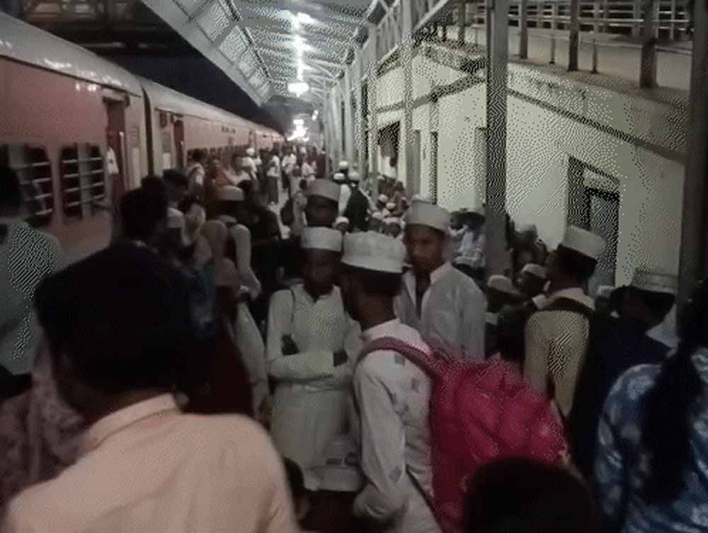 कटनी स्टेशन पर बड़ा खुलासा: बिहार से महाराष्ट्र ले जाए जा रहे 167 बच्चों को उतारा, तस्करी की आशंका