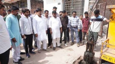 ऊर्जा मंत्री तोमर ने उपनगर ग्वालियर में नाला निर्माण एवं सीवर लाइन का किया निरीक्षण ऊर्जा मंत्री तोमर ने उपनगर ग्वालियर में नाला निर्माण एवं सीवर लाइन का किया निरीक्षण