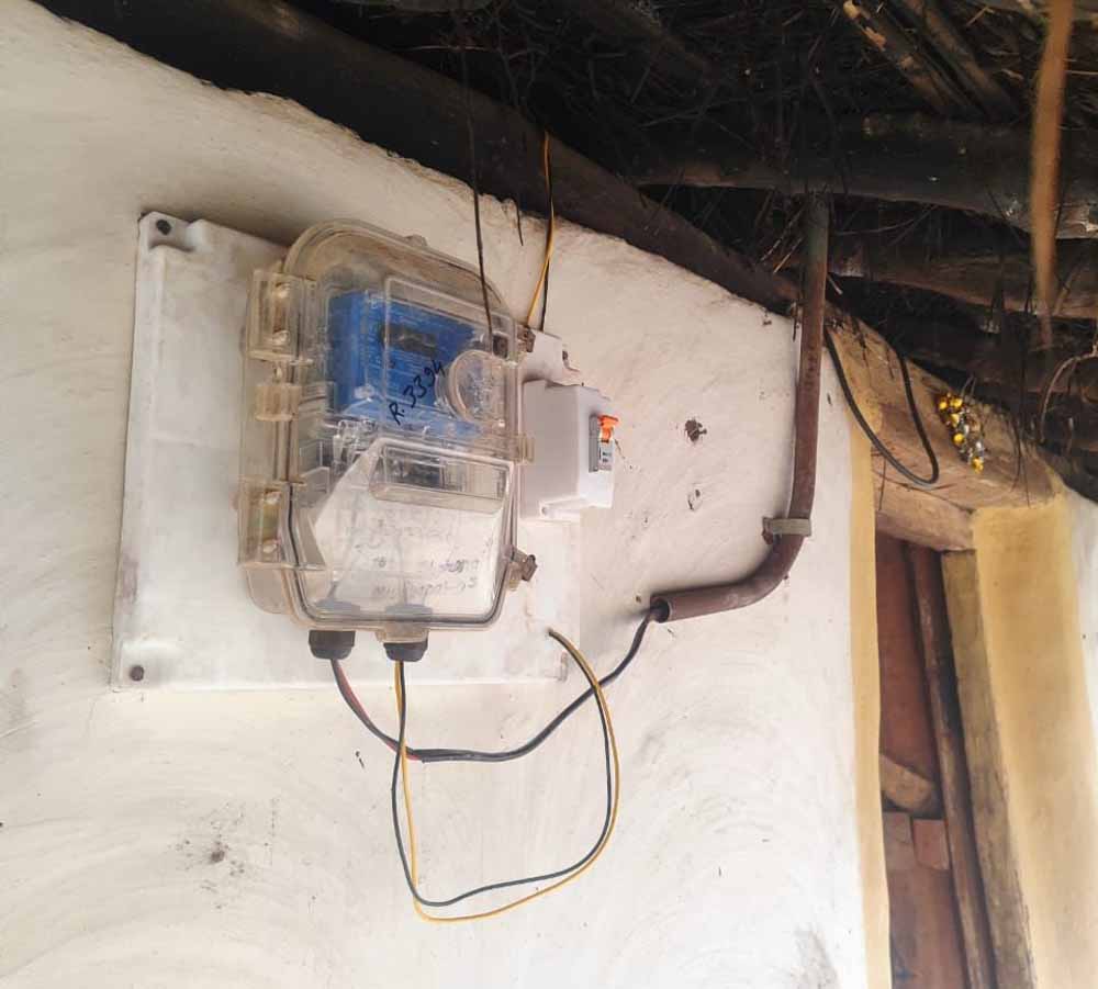 दशकों के अंधेरे से उजियारे में आया गारपा, नियद नेल्लानार योजना से पहली बार घर-घर पहुँची बिजली दशकों के अंधेरे से उजियारे में आया गारपा, नियद नेल्लानार योजना से पहली बार घर-घर पहुँची बिजली