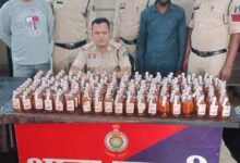 हाफा मोड़ पर सकरी पुलिस की बड़ी दबिश: 335 नग अंग्रेजी शराब के साथ दो तस्कर गिरफ्तार, 40 हजार की खेप जब्त