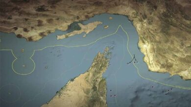 होर्मुज जलडमरूमध्य में हलचल: अमेरिकी जहाज ने संभाली कमान, बारूदी सुरंगों की सफाई जारी; ईरान की कड़ी चेतावनी