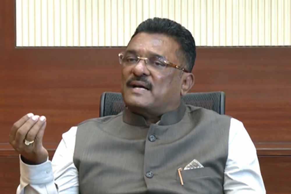 महाराष्ट्र सरकार का बड़ा फैसला: रिक्शा-टैक्सी चालकों के लिए मराठी अनिवार्य, यूनियनों में विरोध तेज