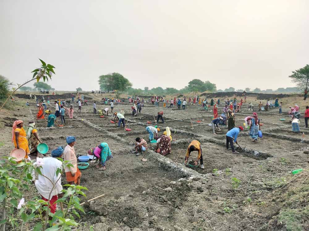 सर्वाधिक परिवारो को रोजगार, सर्वाधिक मानव दिवस का रोजगार सहित सर्वाधिक दिव्यांगजनों को रोजगार देने के मामले में कबीरधाम प्रदेश में प्रथम स्थान पर