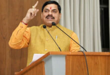 PM मोदी पर खड़गे की विवादित टिप्पणी पर सीएम मोहन की तीखी प्रतिक्रिया, कांग्रेस अध्यक्ष से माफी की मांग