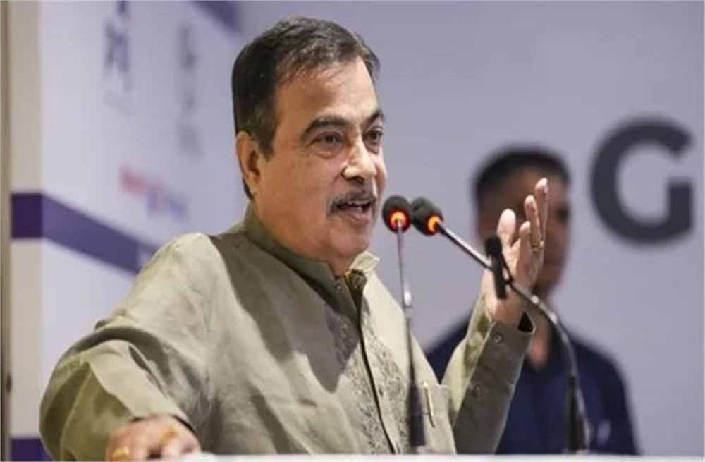 पेट्रोल-डीजल वाहनों पर संकट? नितिन गडकरी बोले—इनका भविष्य नहीं
