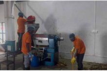 सीएम युवा’ योजना से मिल रहे युवाओं के सपनों को पंख, लखीमपुर के उमंग बने सफल उद्यमी