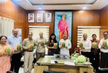 मंत्री परमार ने क्लाइमेट चेंज एंड बायोडायवर्सिटी विषयक राष्ट्रीय वेबीनार पर आधारित पुस्तिका का किया विमोचन