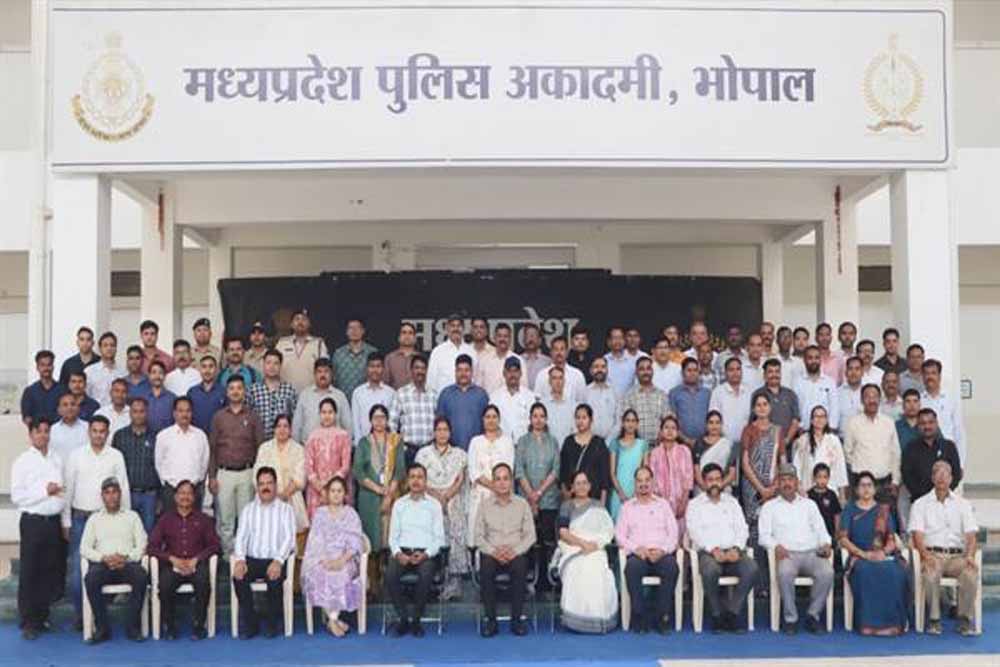 मध्यप्रदेश पुलिस अकादमी, भौंरी में कार्यालीन प्रक्रिया एवं सेवा प्रावधानों पर दो दिवसीय सेमिनार संपन्न मध्यप्रदेश पुलिस अकादमी, भौंरी में कार्यालीन प्रक्रिया एवं सेवा प्रावधानों पर दो दिवसीय सेमिनार संपन्न