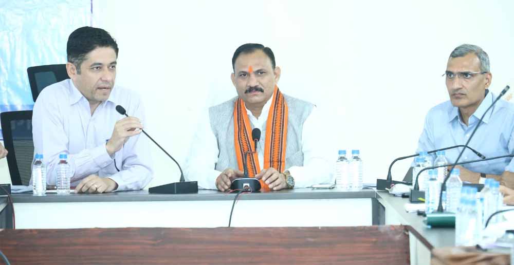 मातृ-शिशु स्वास्थ्य में बेहतर परिणामों हेतु दायित्वों का निष्ठापूर्वक निर्वहन करें – श्याम बिहारी जायसवाल