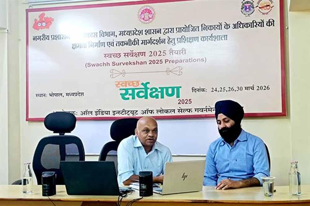 स्वच्छता के सारथियों के स्वास्थ्य और सम्मान को समर्पित स्वच्छता स्वाभिमान कार्यशाला