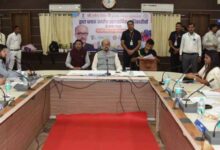 राज्यपाल  रमेन डेका ने ली ब्लॉक स्तरीय प्रशासनिक अधिकारियों की समीक्षा बैठक