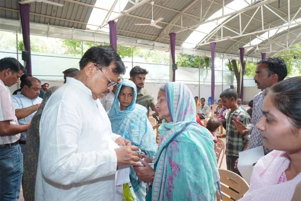 हर जरुरतमंद को मिलेगा सरकारी योजनाओं का लाभ : मंत्री तोमर