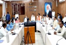 दो पहिया वाहन चालकों को हेलमेट लगाकर चलने के लिए करें प्रेरित : परिवहन मंत्री सिंह