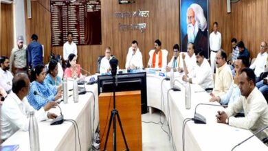 दो पहिया वाहन चालकों को हेलमेट लगाकर चलने के लिए करें प्रेरित : परिवहन मंत्री सिंह