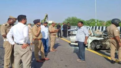 पूर्वांचल एक्सप्रेस-वे पर भीषण हादसा, कंटेनर से टकराई कार; दंपती समेत 5 की मौत