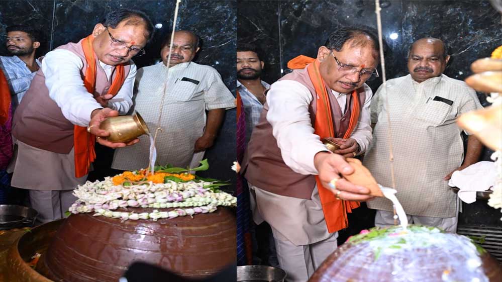 मुख्यमंत्री ने हाटकेश्वर महादेव मंदिर में पूजा-अर्चना कर प्रदेशवासियों के सुख समृद्धि की कामना की